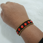 Brazalete Artesanal Gemas Rojas y Dorado
